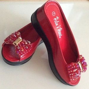 Beautiful red Helen’s heart shoes. Like new.